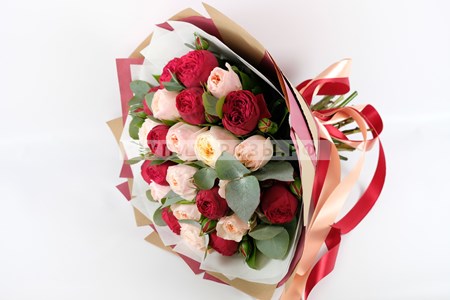 Букет роз Ромео и Джульетта купить в Москве недорого